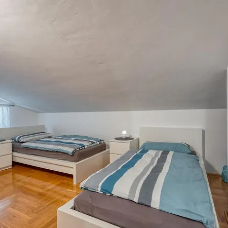 Apartament Amare *